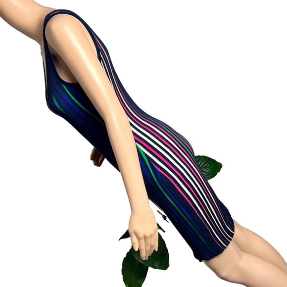 Almost Famous Fitted dress dress - Picture 5 of 10